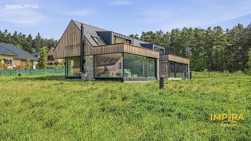 Prodej rodinného domu 279 m², pozemek 1991 m²