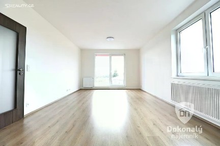 Pronájem bytu 3+kk 75 m² Armádní, Milovice - Mladá