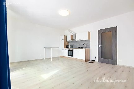 Pronájem bytu 1+kk 34 m² Sedlářova, Praha - Kbely