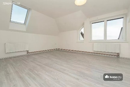 Pronájem bytu 3+kk 71 m² Spojovací, Sezemice
