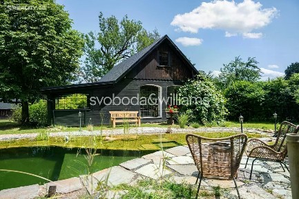 Prodej rodinného domu 664 m², pozemek 11760 m²