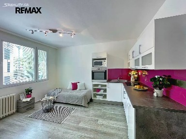 Pronájem bytu 1+1 39 m²