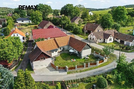 Prodej rodinného domu 250 m², pozemek 573 m²