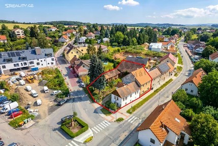 Prodej rodinného domu 273 m², pozemek 961 m²