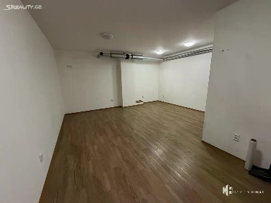 Praha, Praha 8, Libeň, Pod plynojemem, 9