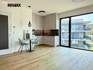 Pronájem bytu 1+kk 39 m² Na Stárce, Praha - Košíře