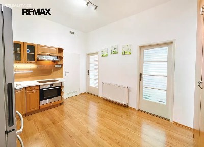 Pronájem bytu 2+kk 51 m² Vršovická, Praha - Vršovice