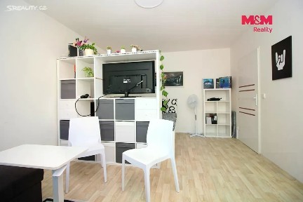 Pronájem bytu 1+kk 35 m² Hrubínova, Hradec Králové - Pražské Předměstí