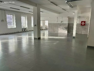 Pronájem výrobní haly, prostoru 562 m²