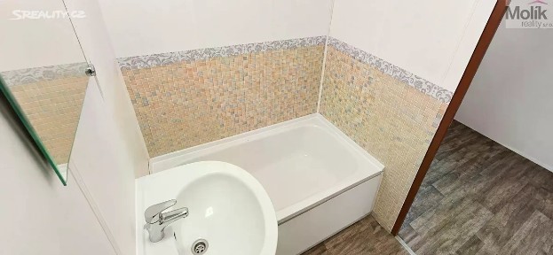Prodej bytu 2+kk 39 m² Komořanská, Most