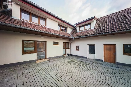 Pronájem bytu 3+kk 70 m²