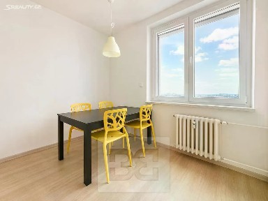 Pronájem bytu 3+1 70 m² Bzenecká, Brno - Židenice
