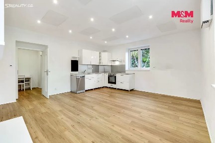 Prodej bytu 1+kk 38 m² V břízkách, Praha - Košíře
