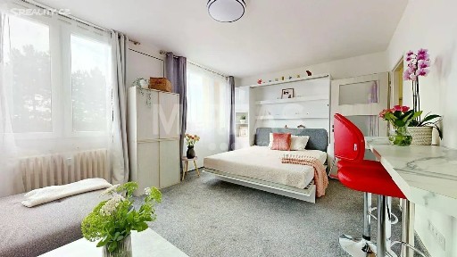Prodej bytu 1+kk 34 m² Křivenická, Praha - Čimice