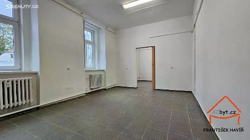 Pronájem skladového prostoru 30 m² náměstí Bratří Jandusů, Praha - Uhříněves