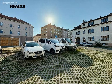 Pronájem kanceláře 400 m²