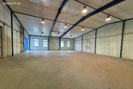 Pronájem skladového prostoru 425 m²