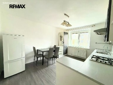 Pronájem bytu 2+1 65 m² Zahradní, Horní Slavkov