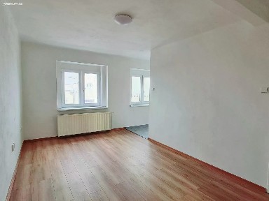 Pronájem bytu 1+kk 29 m² gen. Klapálka, Kladno