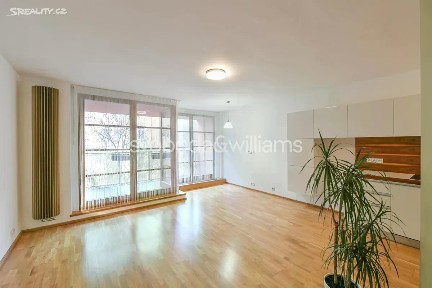 Pronájem bytu 4+kk 135 m² Randova, Praha - Smíchov