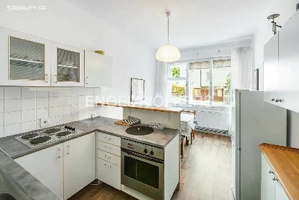 Pronájem bytu 3+1 75 m² Nad Popelkou, Praha - Smíchov
