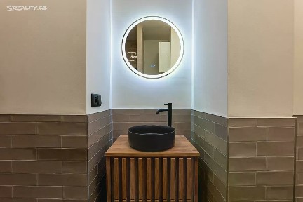 Pronájem bytu 2+kk 44 m² Nad Jezerkou, Praha - Nusle