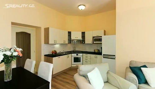 Pronájem bytu 3+kk 85 m² Máchova, Praha - Vinohrady