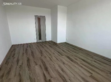 Pronájem bytu 3+1 81 m² Švehlova, Praha - Hostivař