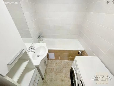 Pronájem bytu 3+1 76 m² Kovanecká, Praha - Libeň