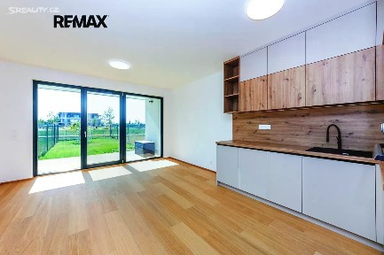 Pronájem bytu 1+kk 34 m² Za Pískovnou, Praha - Dolní Chabry
