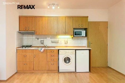 Pronájem bytu 1+kk 30 m² Braunerova, Praha - Libeň