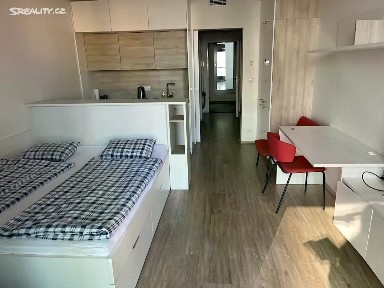 Pronájem bytu 1+kk 40 m² Kurta Konráda, Praha - Libeň