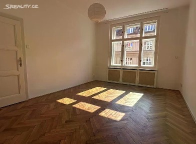 Pronájem bytu 2+1 88 m² Čs. armády, Praha - Bubeneč
