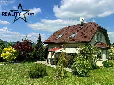 Prodej rodinného domu 142 m², pozemek 1321 m²