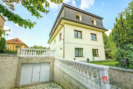 Prodej vily 287 m², pozemek 654 m²
