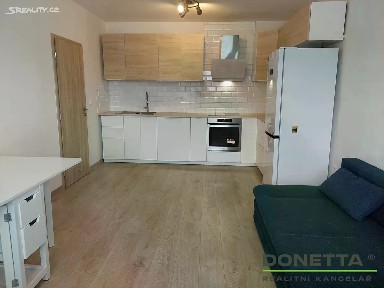Pronájem bytu 2+kk 41 m² třída Edvarda Beneše, Hradec Králové - Třebeš