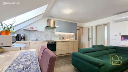 Pronájem bytu 3+kk 65 m² Tvarožná