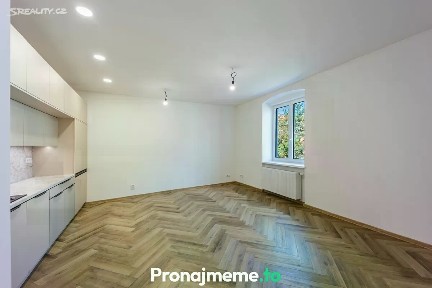 Pronájem bytu 2+kk 45 m² Pražákova, Znojmo