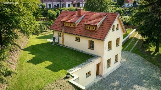 Prodej rodinného domu 200 m², pozemek 3105 m² Lobeč