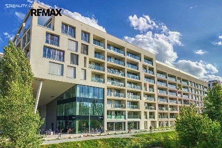 Prodej bytu 4+kk 104 m² Za Karlínským přístavem, Praha - Karlín