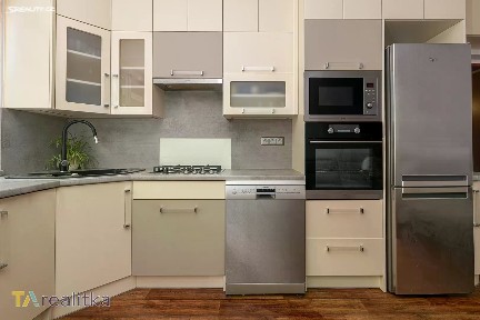 Karviná, Ráj, Haškova, 32