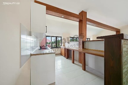 Pronájem bytu 6 pokojů a více 180 m²