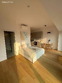 Pronájem bytu 1+kk 36 m² V Háji, Praha - Holešovice