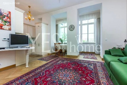 Pronájem bytu 1+kk 41 m² Italská, Praha - Vinohrady