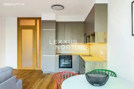 Pronájem bytu 2+kk 56 m² Valečovská, Praha - Prosek