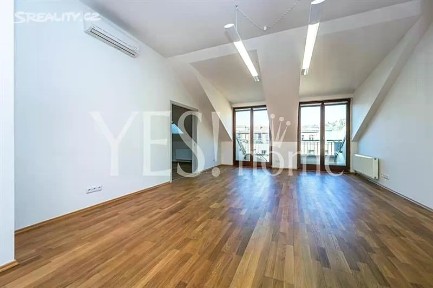Pronájem bytu 3+1 129 m² Štefánikova, Praha - Smíchov