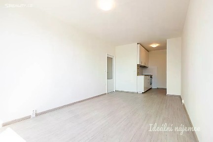 Pronájem bytu 2+kk 42 m² Štichova, Praha - Háje