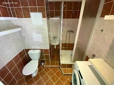 Pronájem bytu 1+1 28 m² Novodvorská, Praha