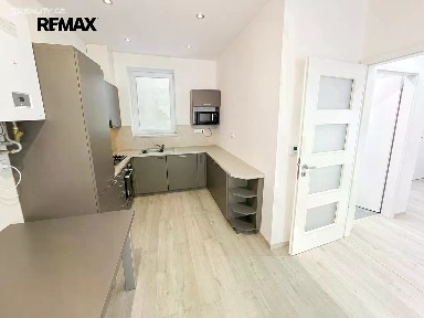 Pronájem bytu 2+kk 70 m² Ocelářská, Praha - Libeň