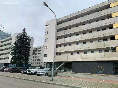 Pronájem bytu 1+kk 37 m² Mezi Vodami, Praha - Modřany